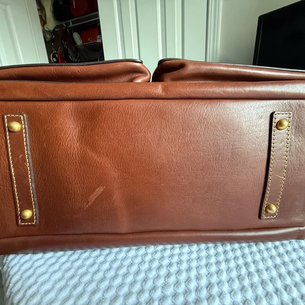 Dooney and Bourke Clayton in Chestnut Florentine Leather Handbag. -24 hour sale- - Picture 5 of 5